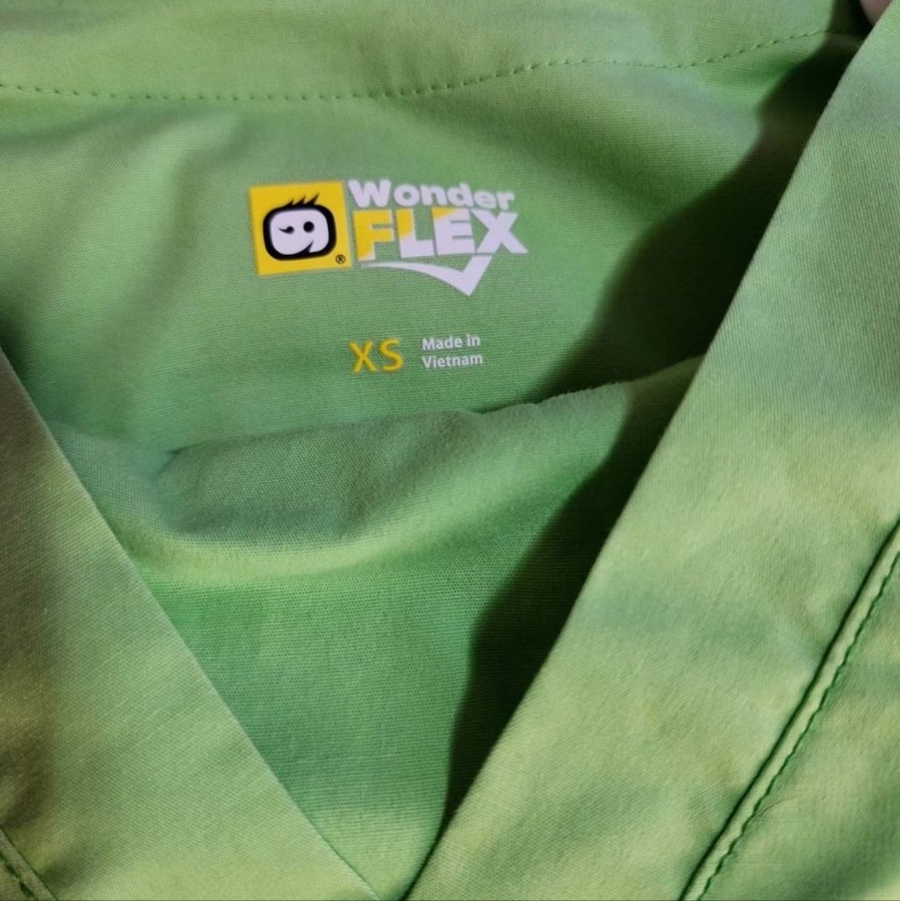 Scrub Sets - image 2